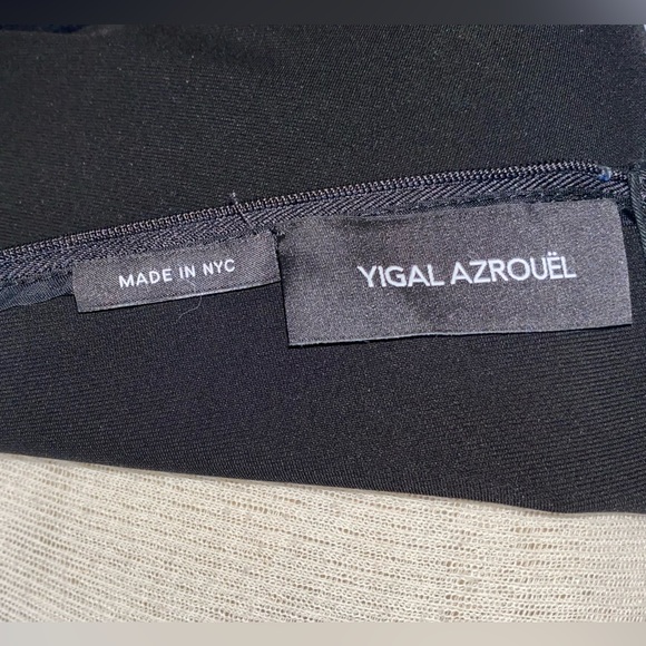 YIGAL AZROUEL Sz 6 Short Sleeve Cape Top Black and White - Picture 11 of 12